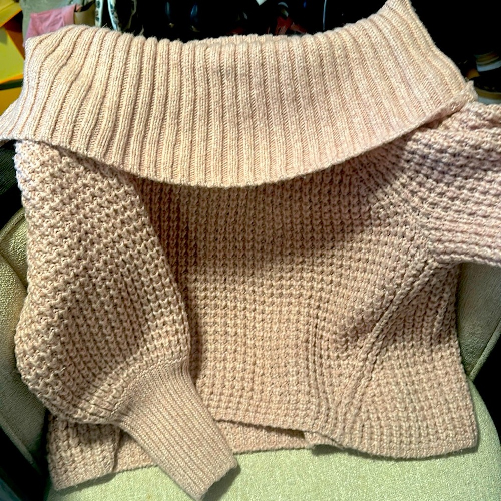 Women’s Express blush pink off the shoulder sweater